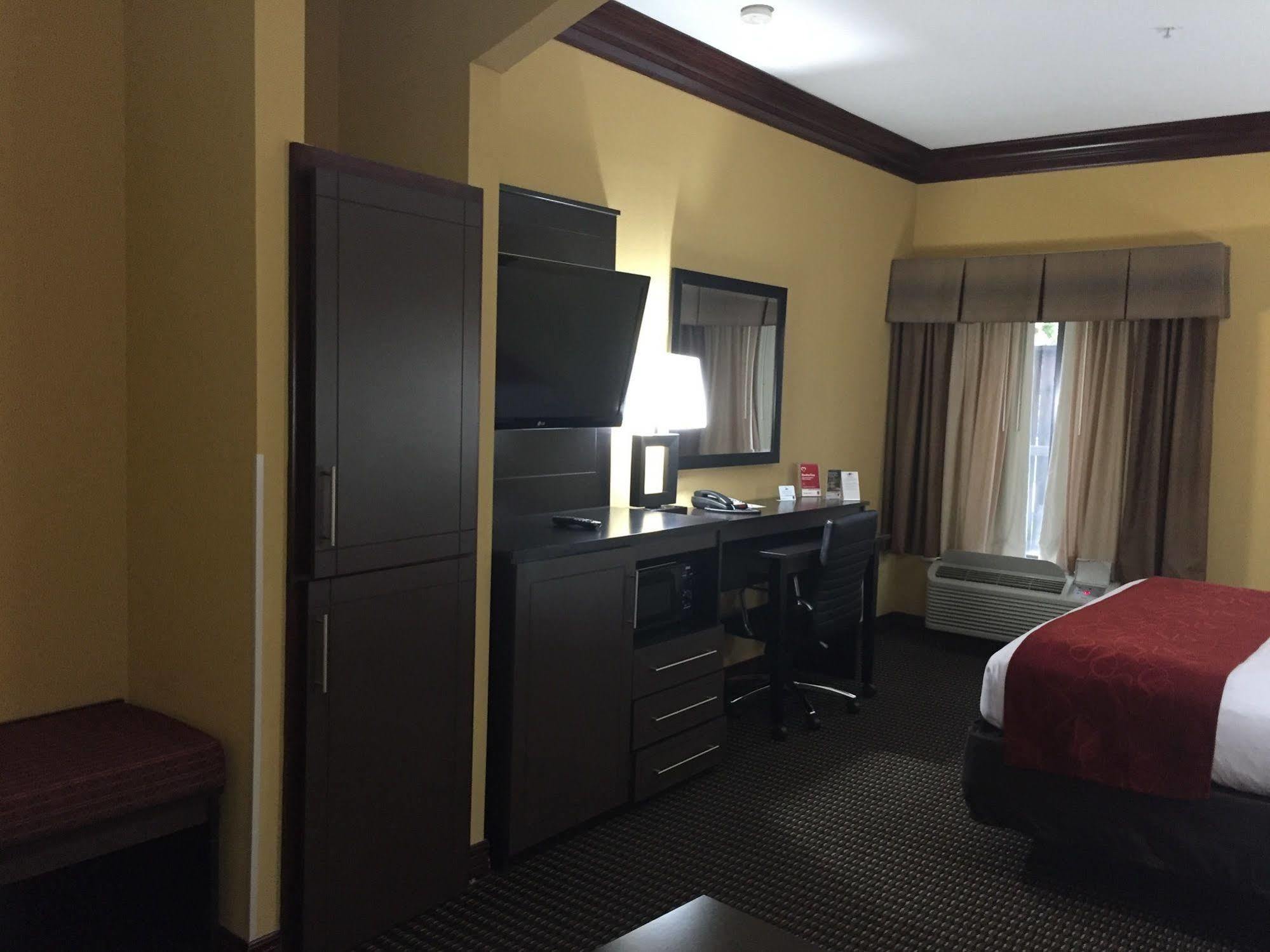 Comfort Suites Lake Jackson Clute Екстер'єр фото