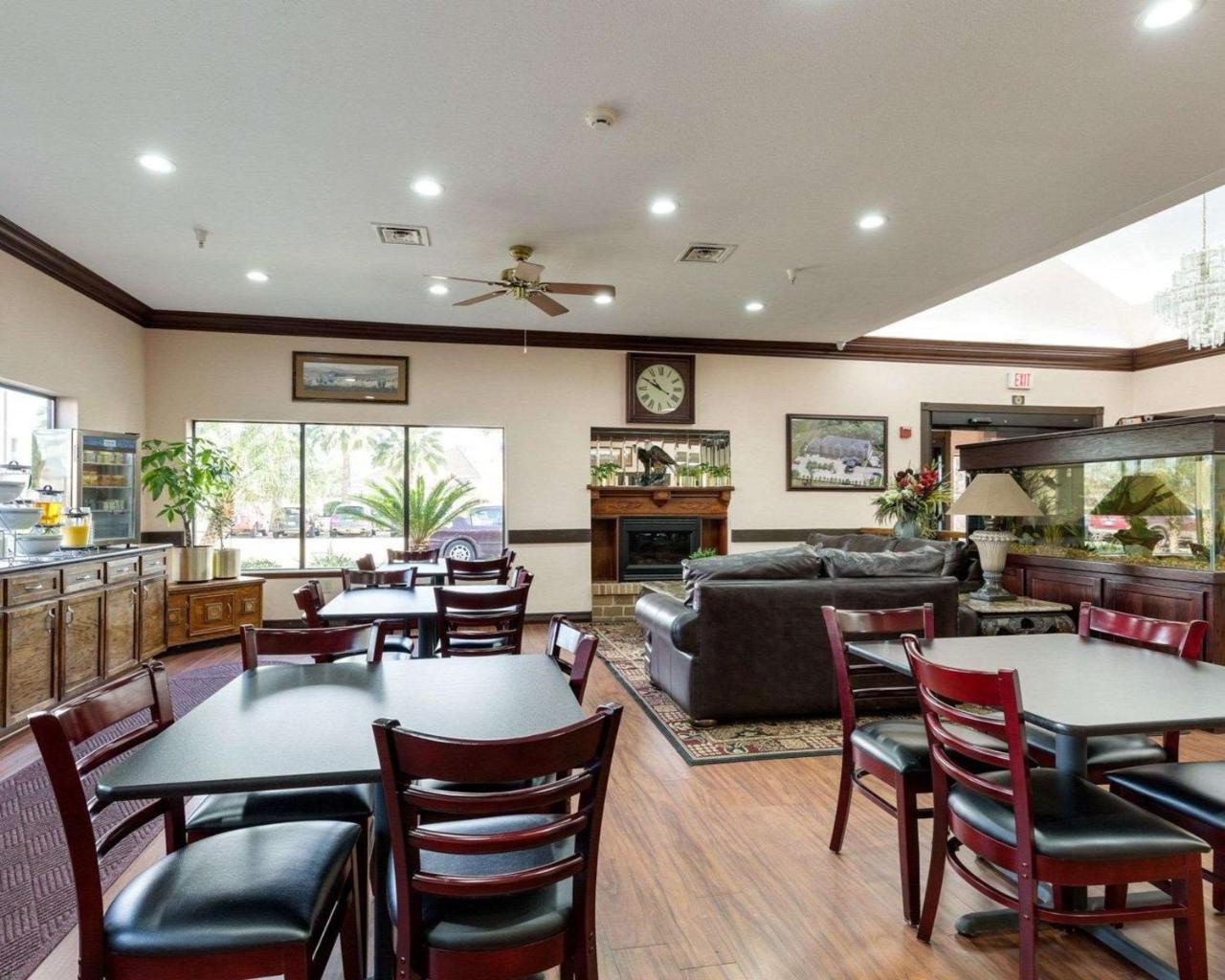Comfort Suites Lake Jackson Clute Екстер'єр фото